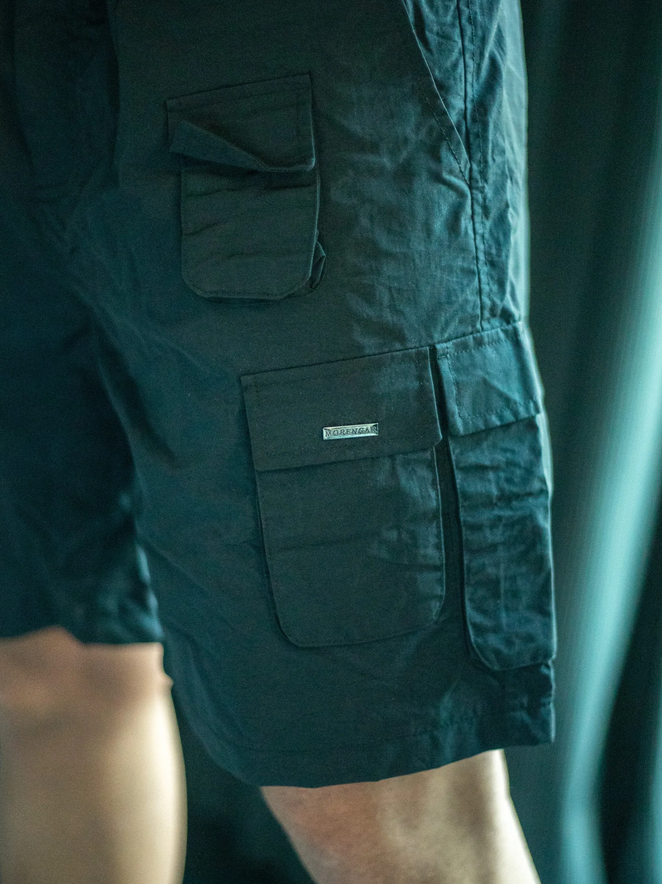 MULTI-POCKET TECHNICAL SHORTS | BLACK